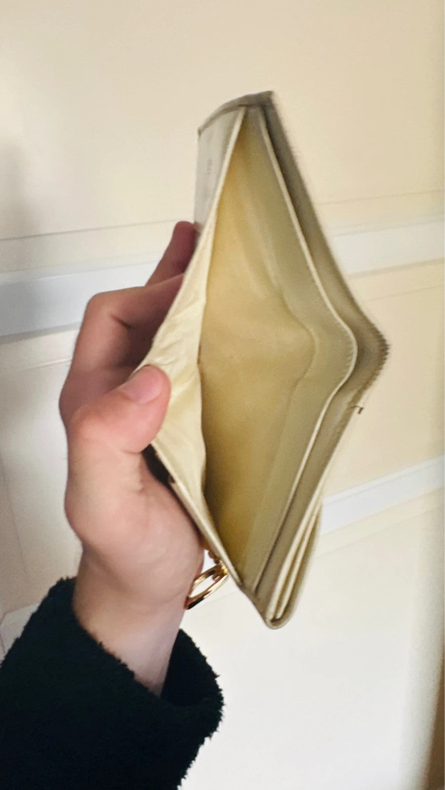 Gucci White Wallet #GU-JP-14.39